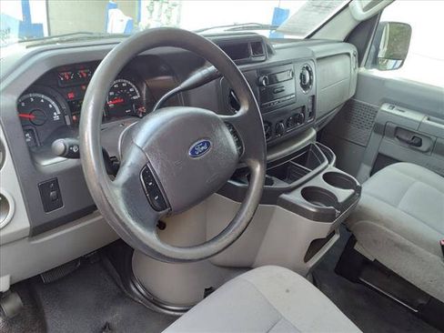 Used 2014 Ford E-250 and Econoline 250 w/ Power Group image 5
