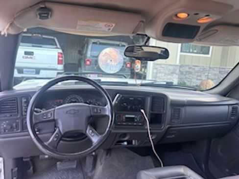 Used 2004 Chevrolet Silverado 3500 4x4 Crew Cab w/ Heavy-Duty Power Package image 10