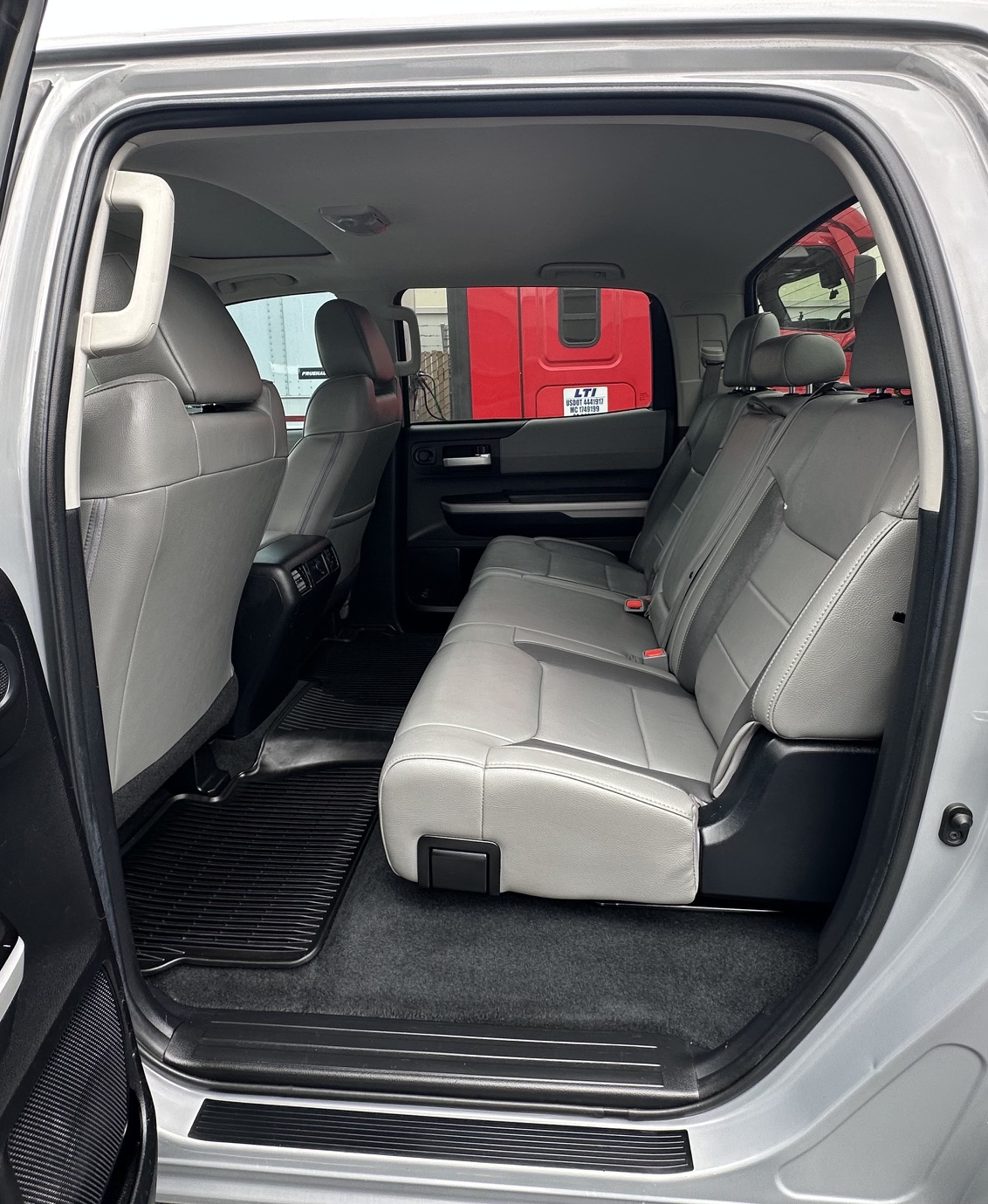Used 2019 Toyota Tundra Limited w/ Limited Premium Package RWD image 6