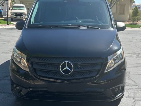 Used 2016 Mercedes-Benz Metris Passenger image 11