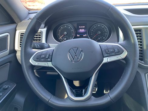 Used 2021 Volkswagen Atlas Cross Sport SE w/ Panoramic Sunroof Package image 14