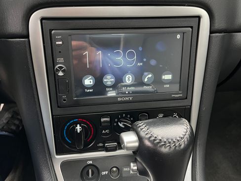 Used 2003 MAZDA MX-5 Miata SE image 12