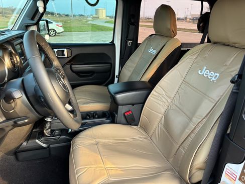 Used 2023 Jeep Wrangler Sport image 13