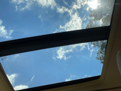 Used 2011 Cadillac CTS Premium image 9