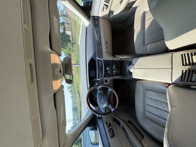 Used 2010 Mercedes-Benz E 550 Sedan image 8