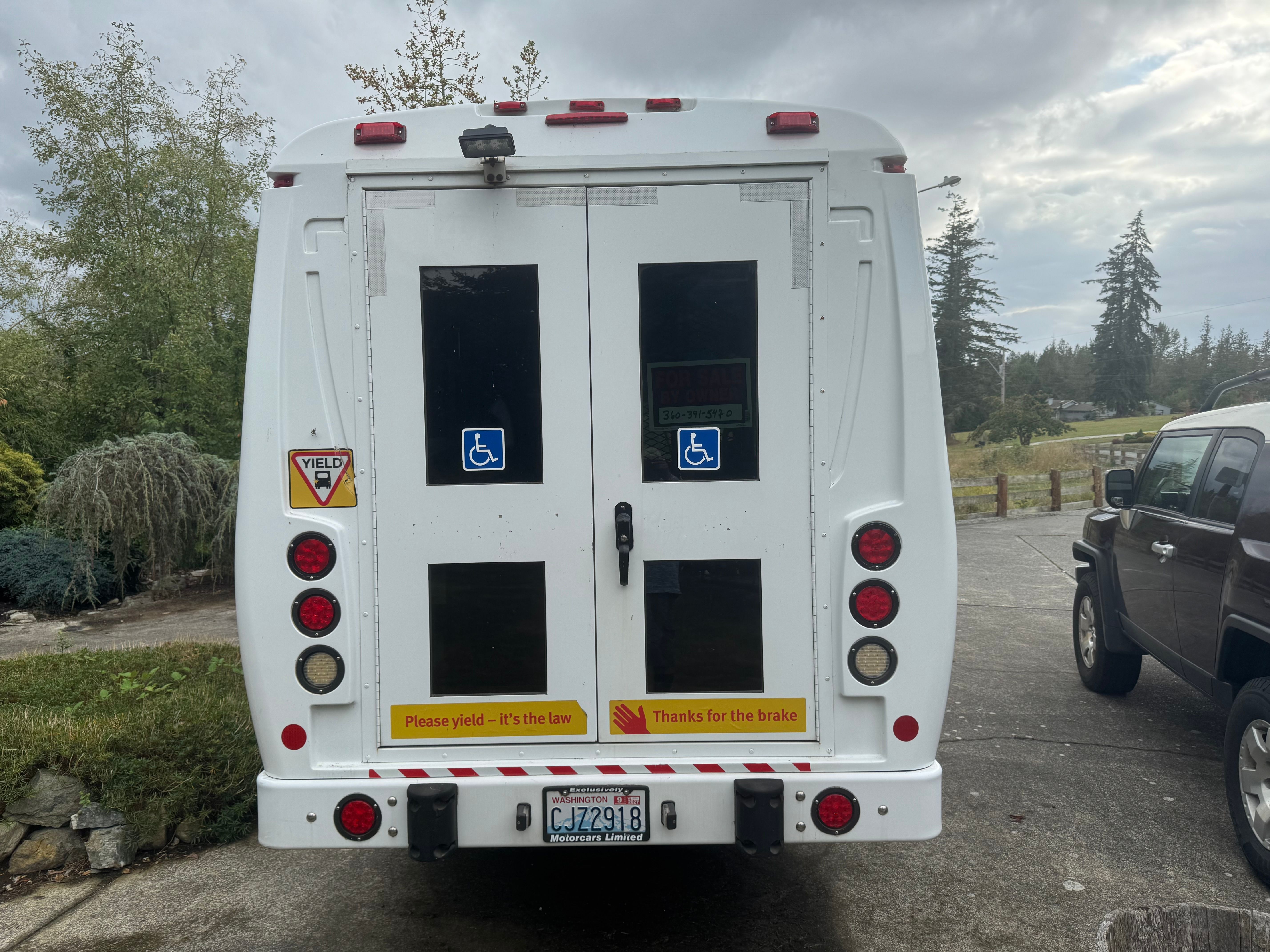 Used 2014 Chevrolet Express 3500 RWD image 6
