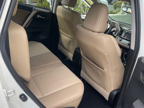 Used 2014 Toyota RAV4 Limited w/ Technology Package image 10