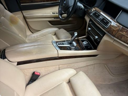 Used 2015 BMW 750Li RWD image 21