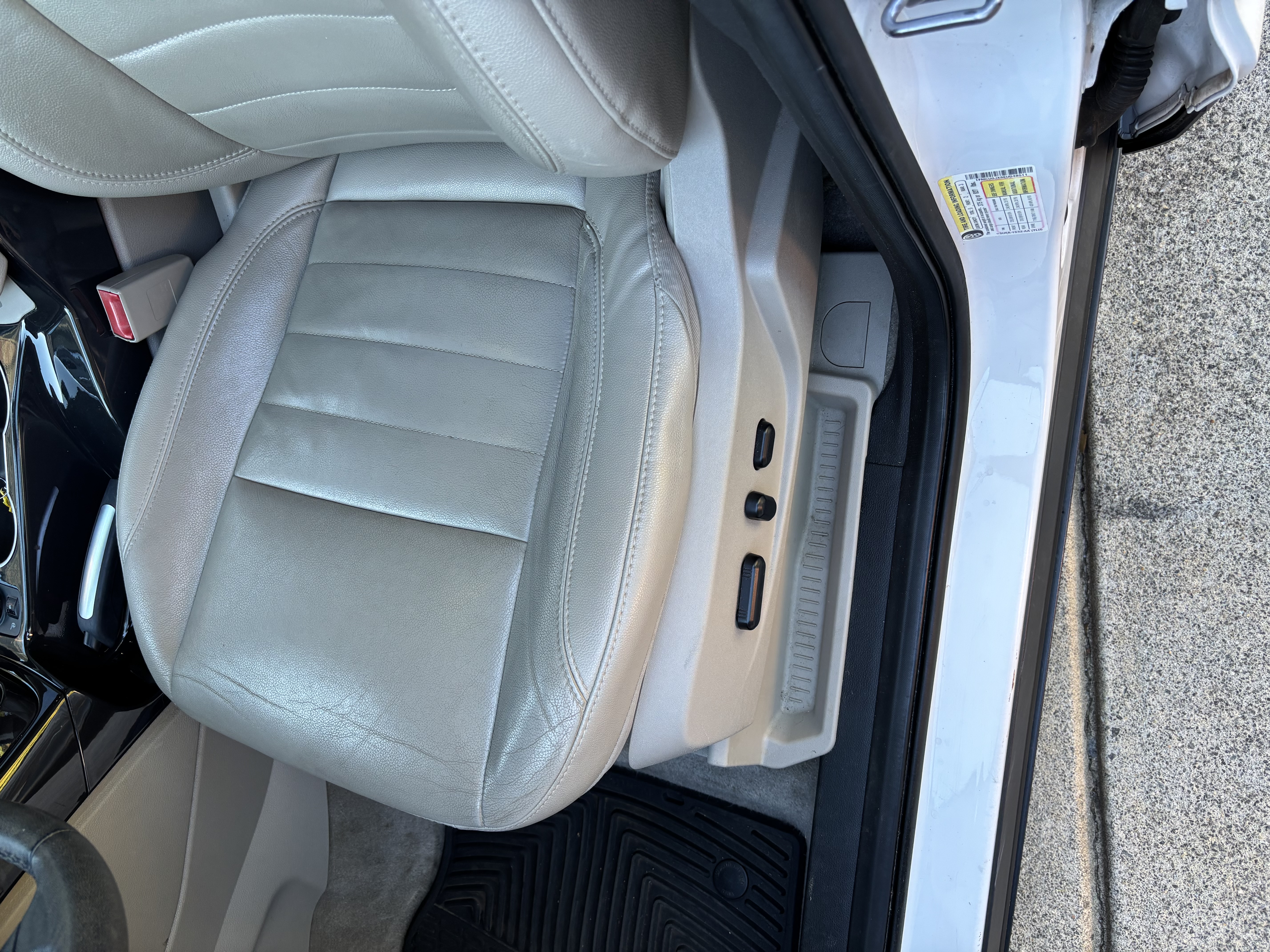 Used 2014 Ford Escape Titanium FWD image 21