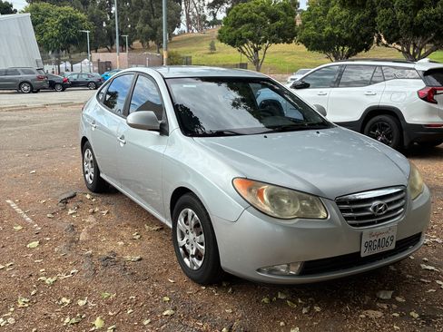 Used 2010 Hyundai Elantra GLS FWD image 9