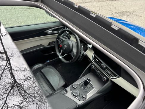 Used 2018 Alfa Romeo Giulia Ti Sport w/ Quick Order Package 22U Sport image 6