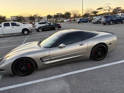 Used 1999 Chevrolet Corvette Coupe w/ Memory Pkg image 2