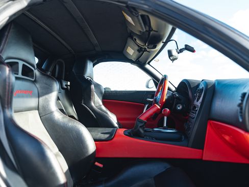 Used 2004 Dodge Viper SRT-10 image 20