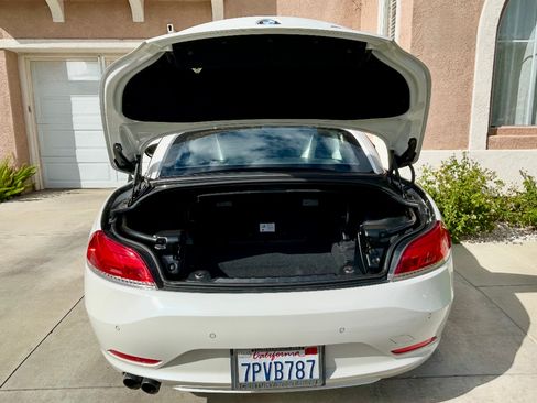 Used 2015 BMW Z4 sDrive28i image 8