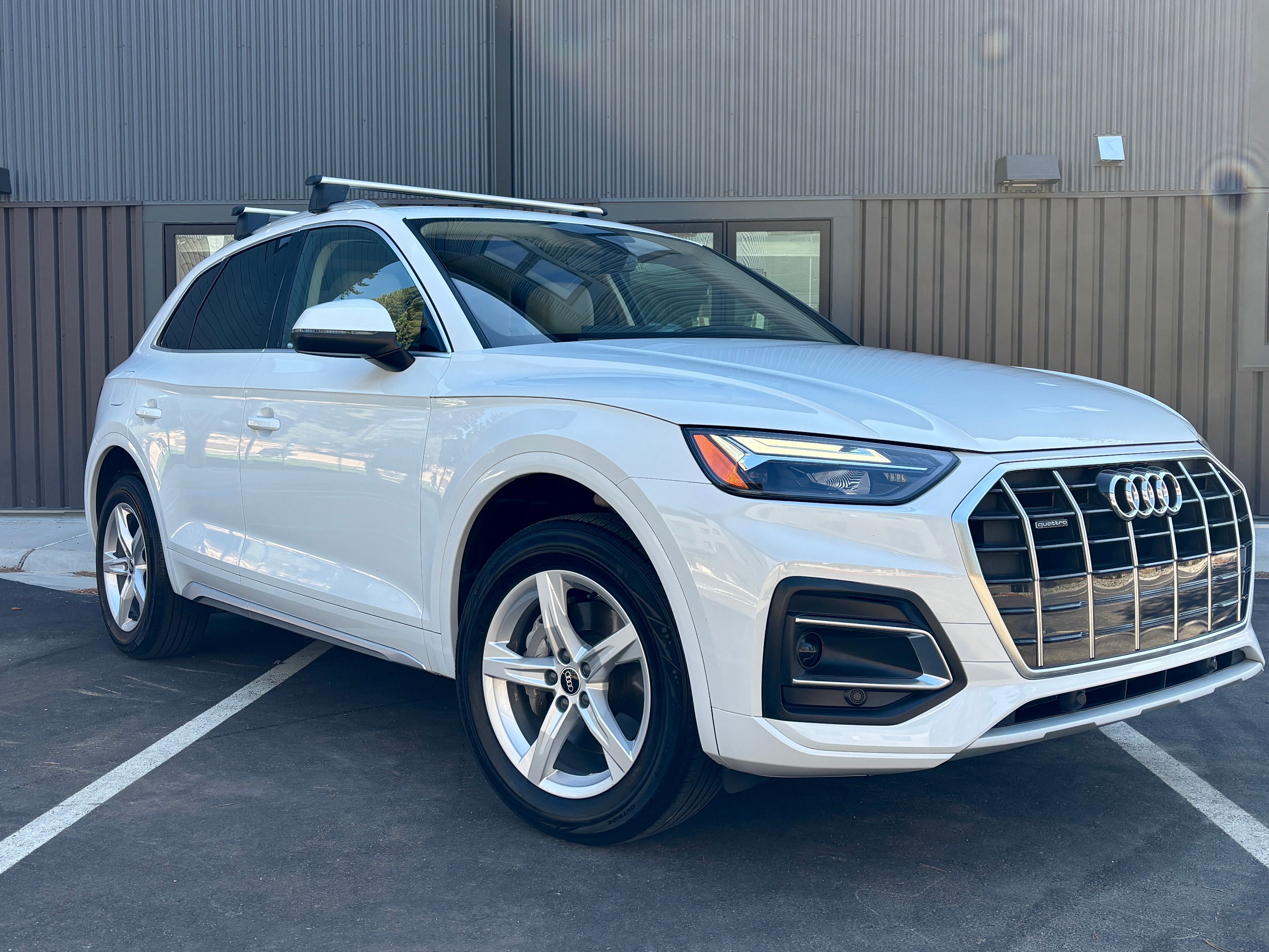Used 2021 Audi Q5 2.0T Premium w/ Convenience Package AWD/4WD image 4