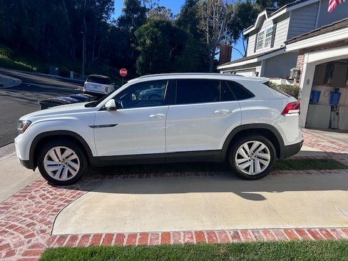 Used 2021 Volkswagen Atlas Cross Sport SE w/ Panoramic Sunroof Package image 14