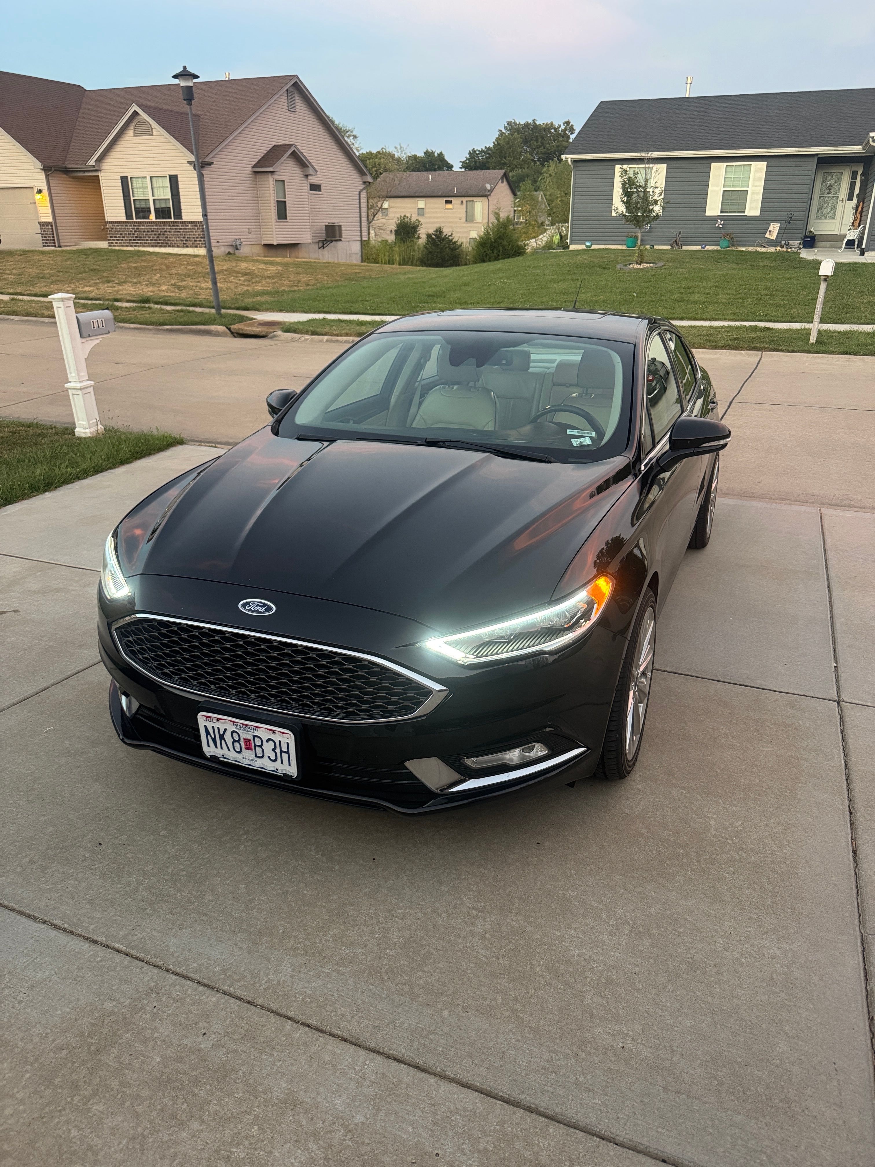 Used 2017 Ford Fusion Platinum FWD image 2