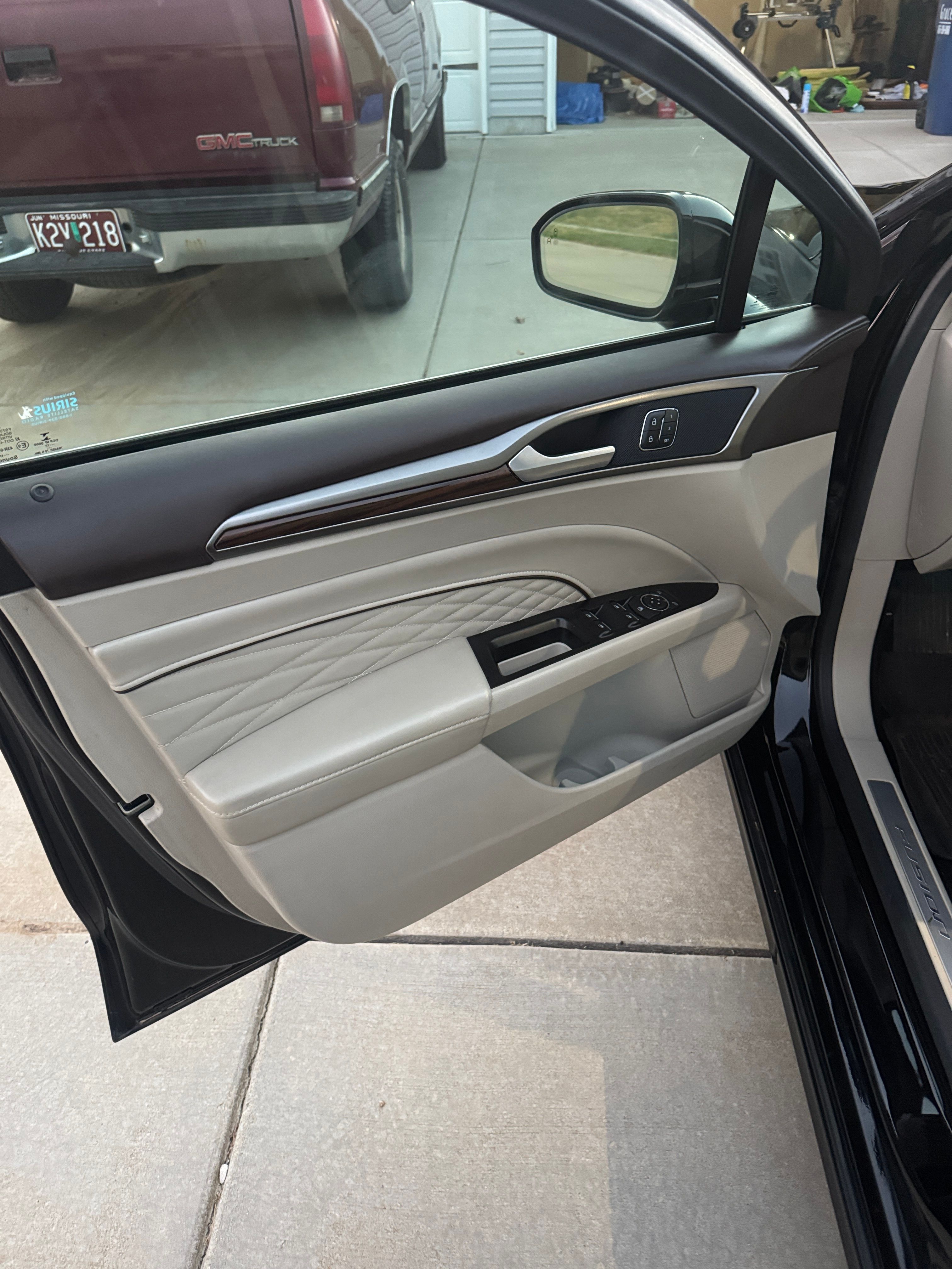 Used 2017 Ford Fusion Platinum FWD image 12