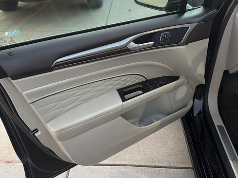 Used 2017 Ford Fusion Platinum FWD image 12