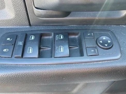 Used 2018 RAM 2500 Tradesman w/ Chrome Appearance Group image 8