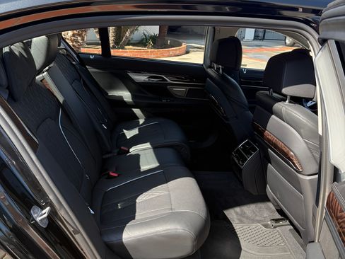 Used 2020 BMW M760i xDrive M760i xDrive Sedan 4D w/ Luxury Rear Seating Package image 14