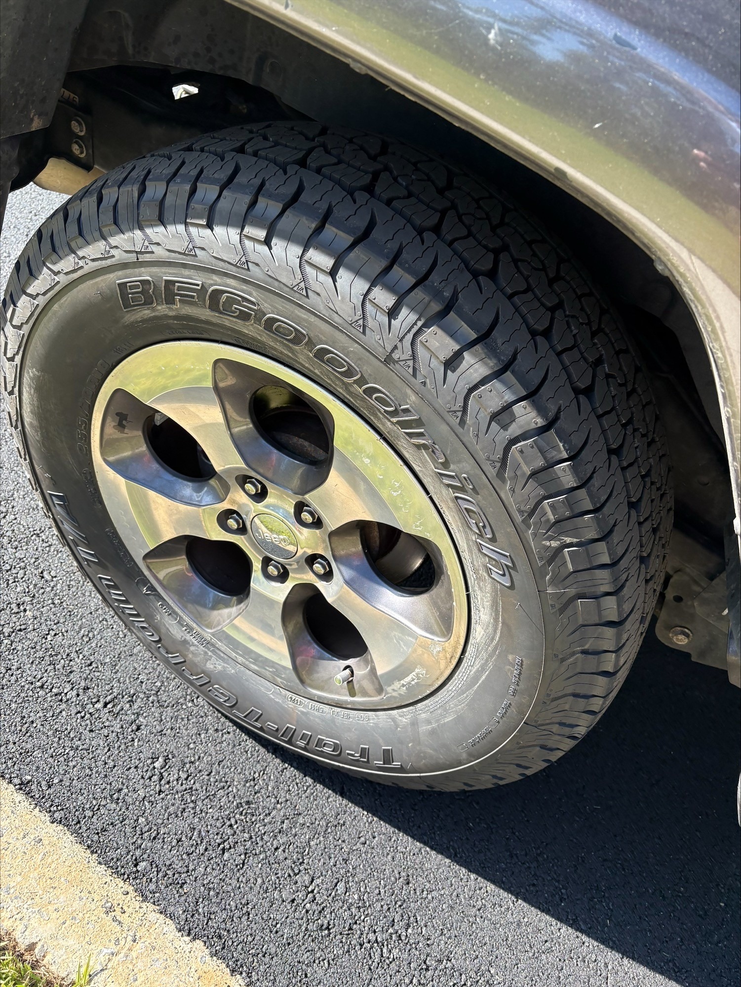 Used 2016 Jeep Wrangler Unlimited Sahara AWD/4WD image 12