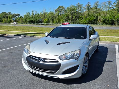 Used 2013 Hyundai Genesis 2.0T image 4
