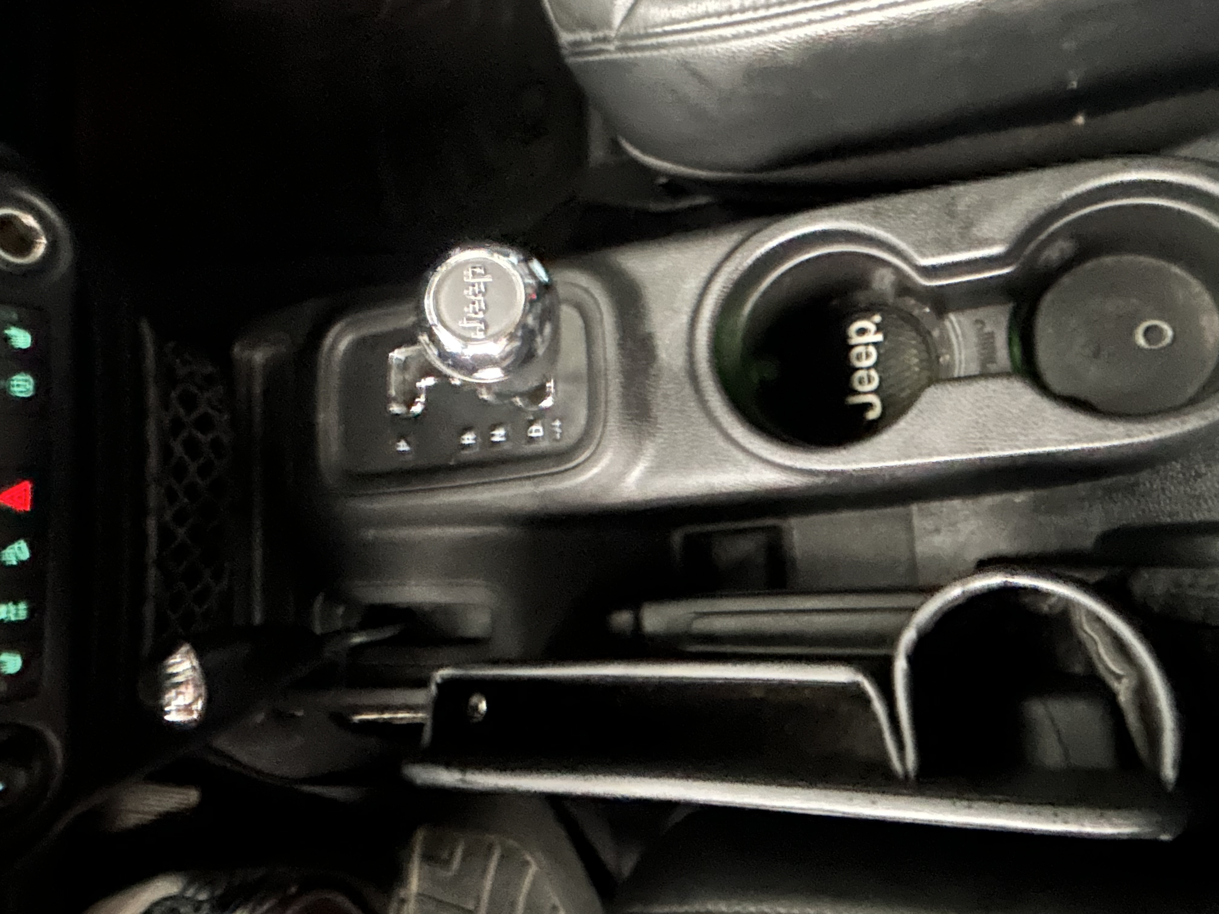 Used 2015 Jeep Wrangler Unlimited Sahara AWD/4WD image 16