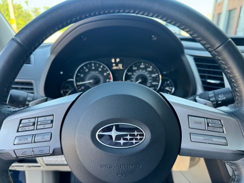 Used 2010 Subaru Outback 2.5i Limited AWD/4WD image 23