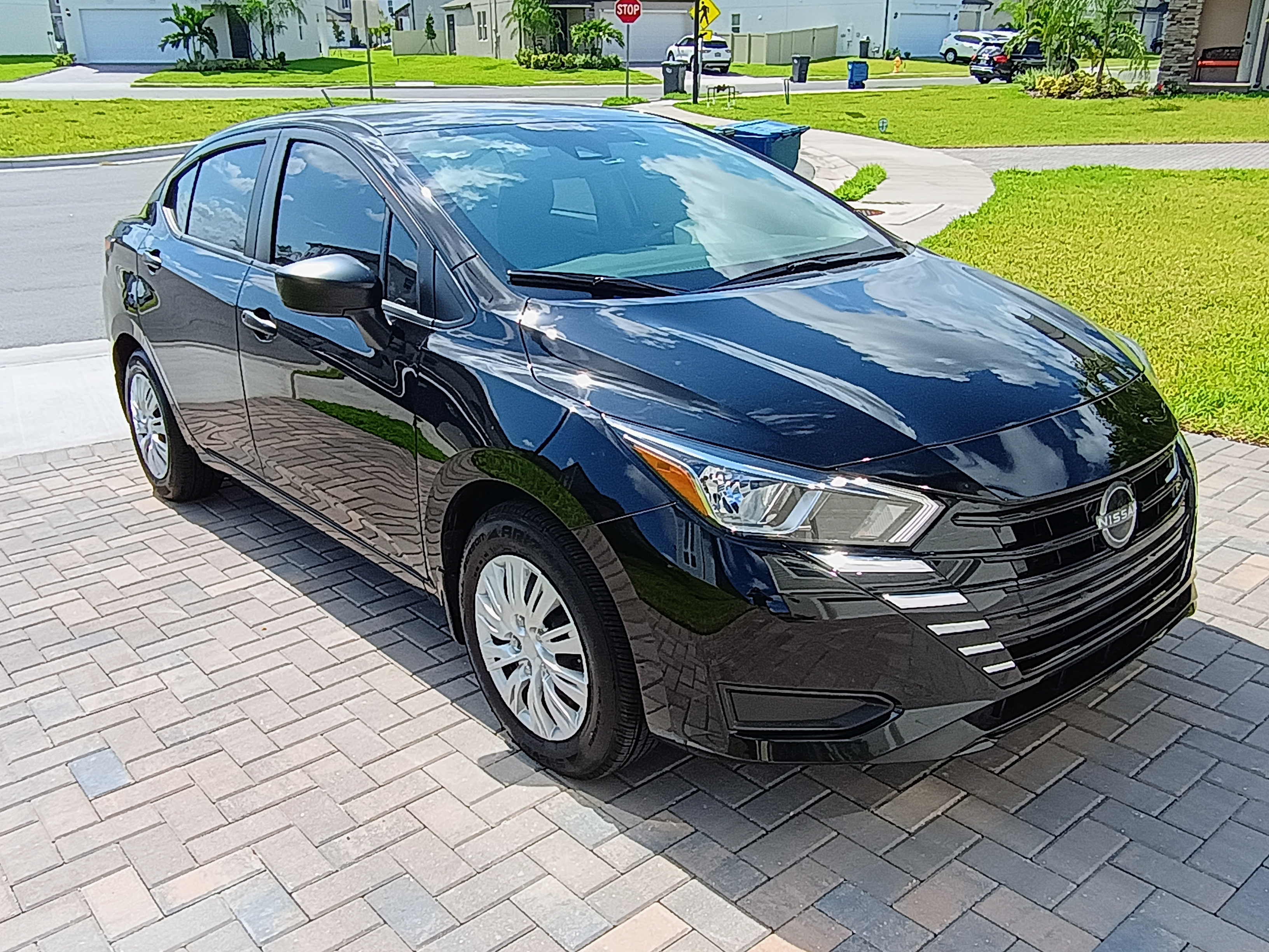 Used 2024 Nissan Versa S w/ Trunk Package FWD image 1
