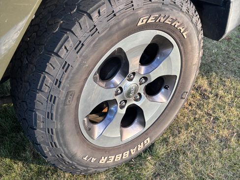 Used 2016 Jeep Wrangler Unlimited Sahara w/ Dual Top Group image 4