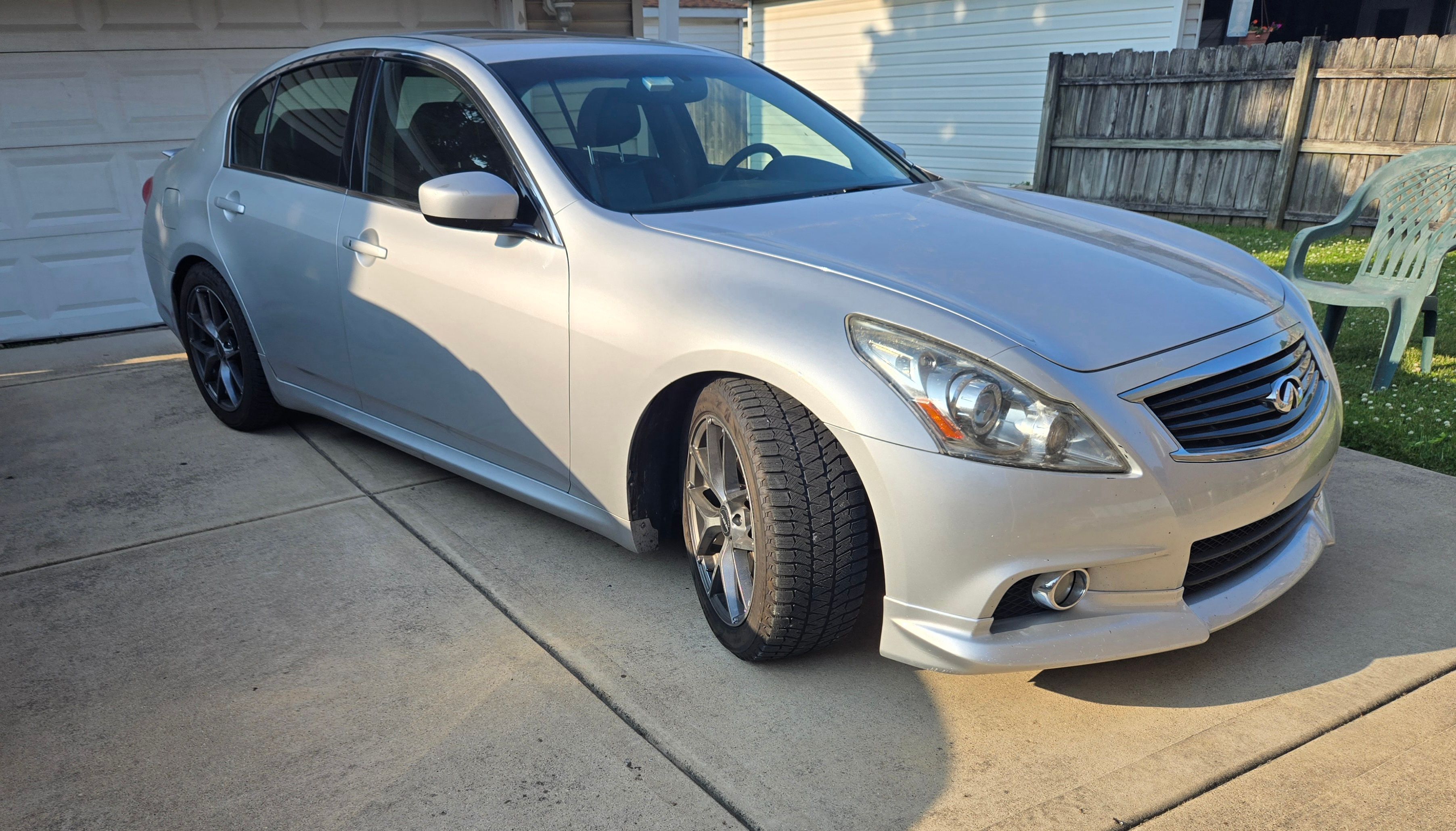 Used 2012 INFINITI G37 Sport RWD image 6
