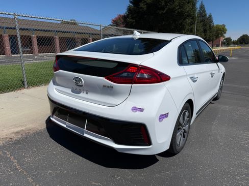 Used 2019 Hyundai Ioniq Limited w/ Ultimate Package 02 FWD image 4