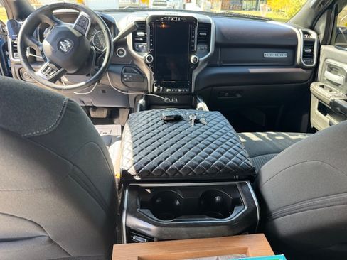 Used 2024 RAM 2500 Big Horn w/ Sport Appearance Package image 6