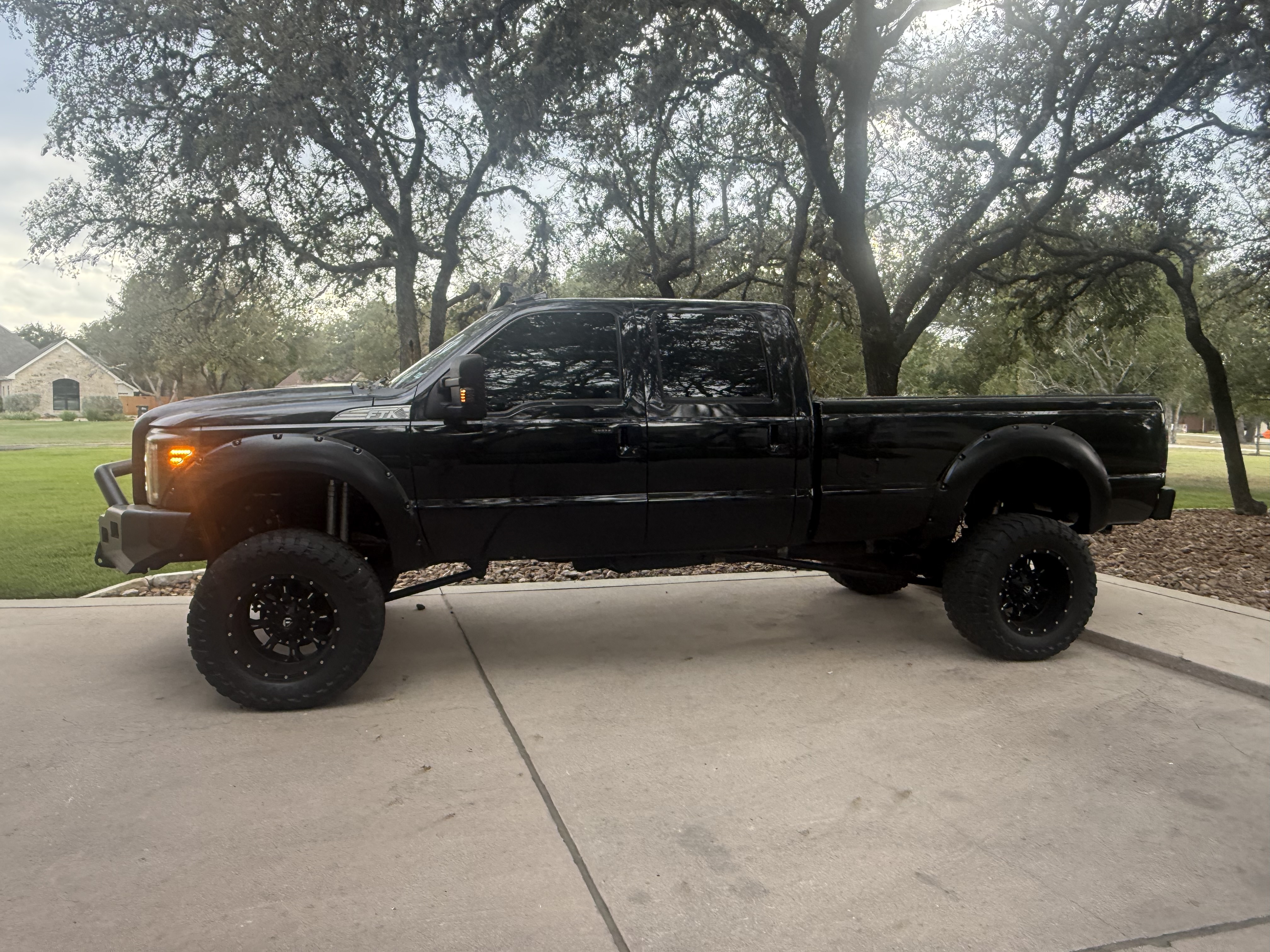 Used 2013 Ford F350 Lariat w/ Lariat Ultimate Pkg AWD/4WD image 4