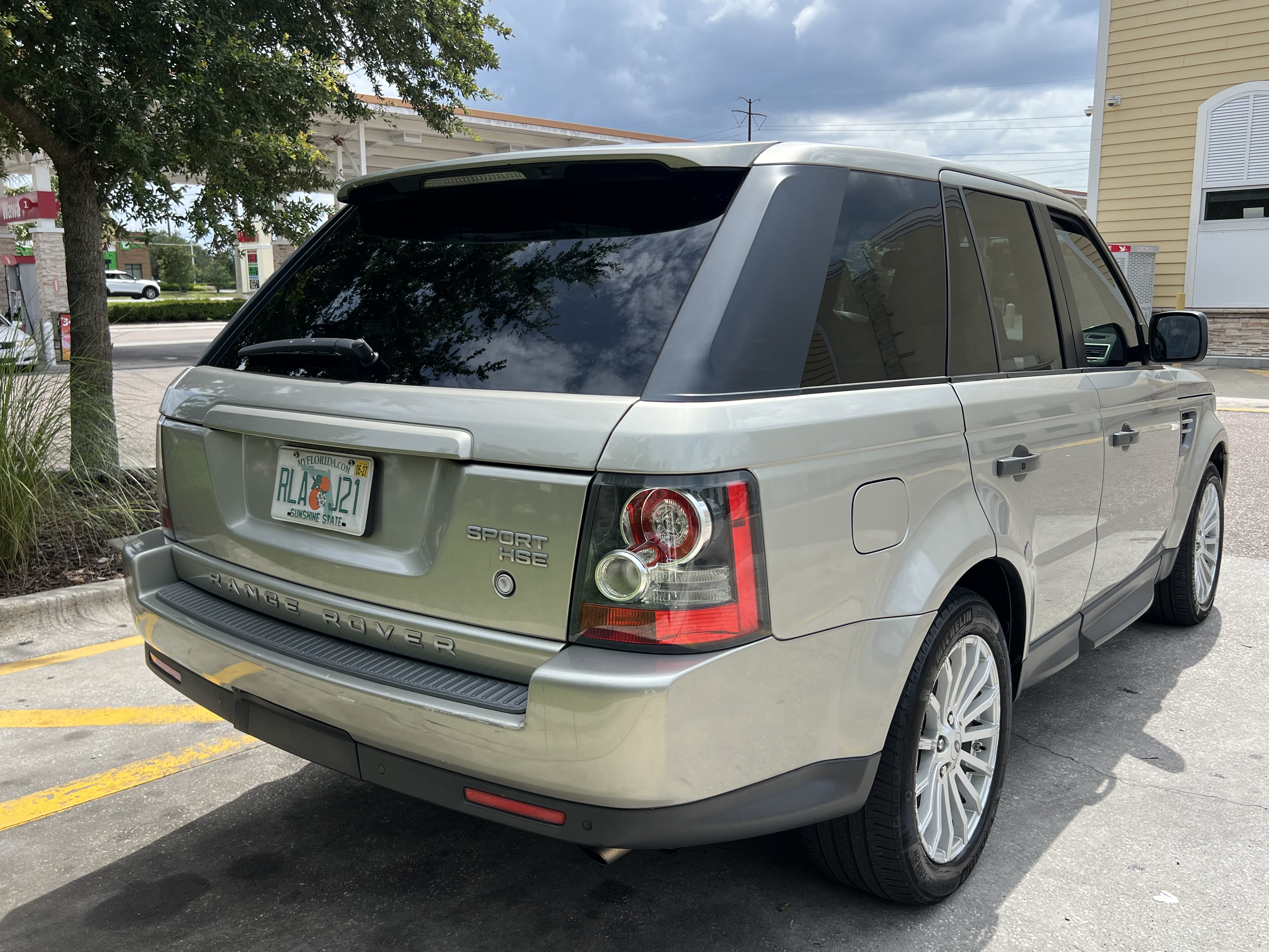 Used 2011 Land Rover Range Rover Sport HSE AWD/4WD image 5