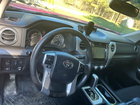 Used 2015 Toyota Tundra SR5 image 8