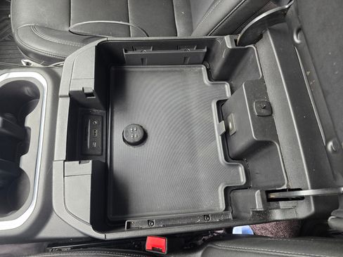 Used 2021 Chevrolet Silverado 2500 LTZ w/ LTZ Plus Package image 18