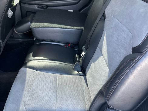 Used 2017 Ford Explorer XLT w/ Equipment Group 202A image 6