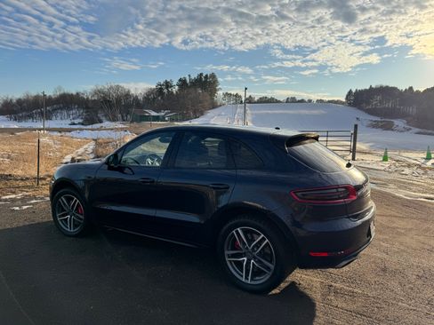 Used 2018 Porsche Macan Turbo image 12
