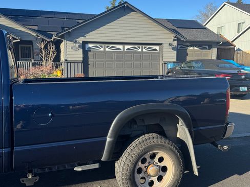 Used 2005 Dodge Ram 2500 Truck SLT AWD/4WD image 2