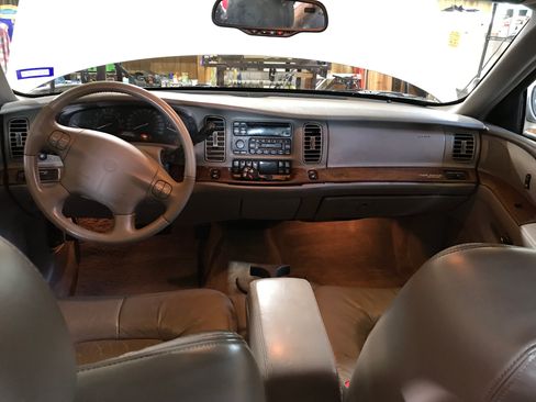 Used 2001 Buick Park Avenue w/ Prestige Pkg image 23