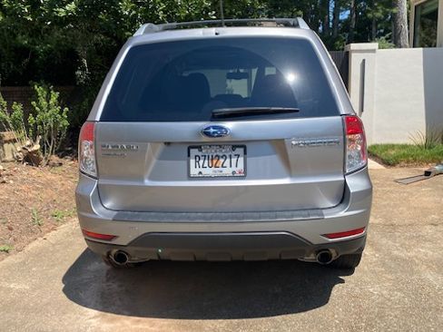 Used 2011 Subaru Forester 2.5X Touring AWD/4WD image 4