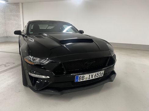 Used 2018 Ford Mustang GT w/ Black Accent Pkg image 6