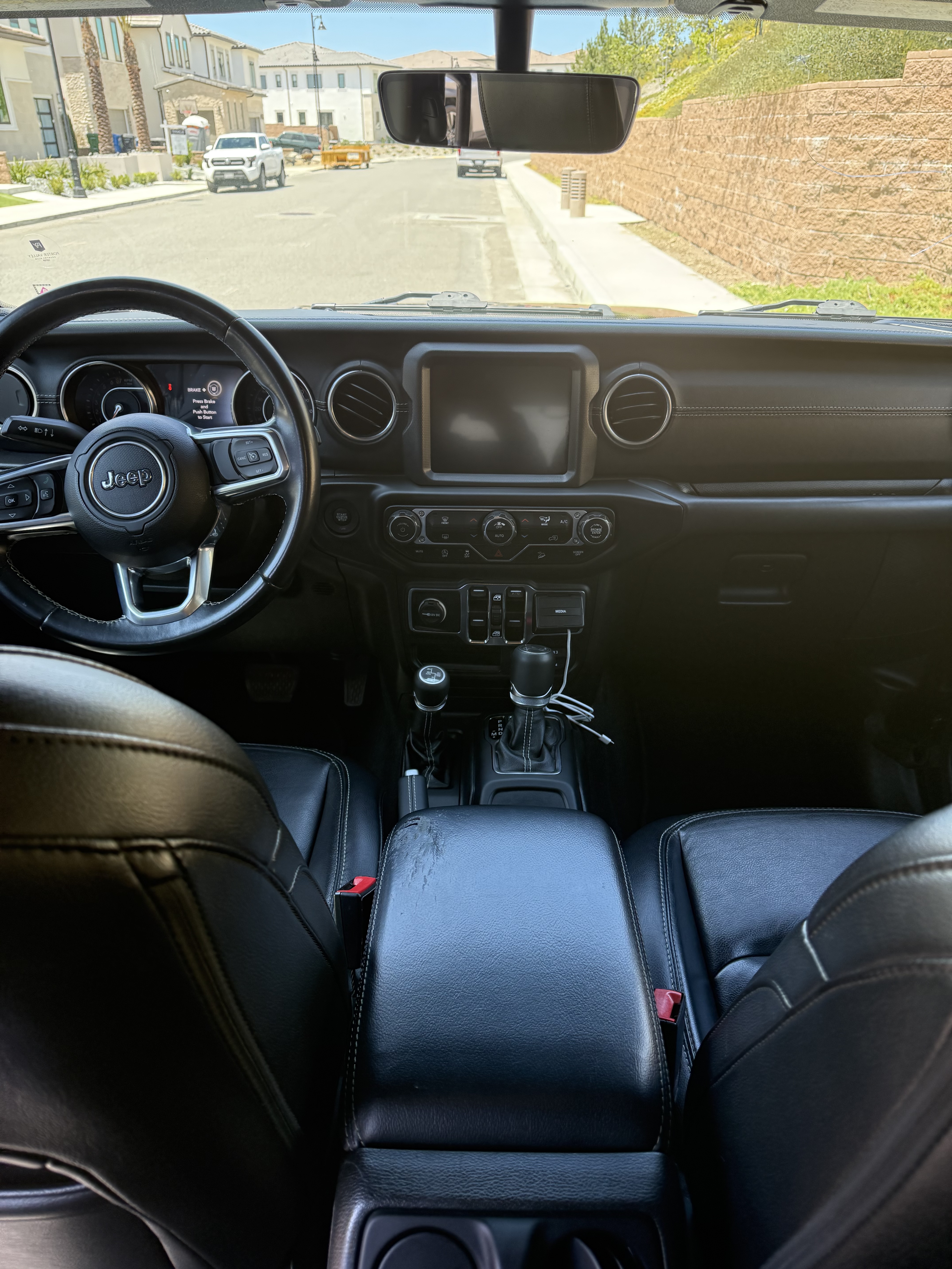 Used 2019 Jeep Wrangler Unlimited Sahara AWD/4WD image 6
