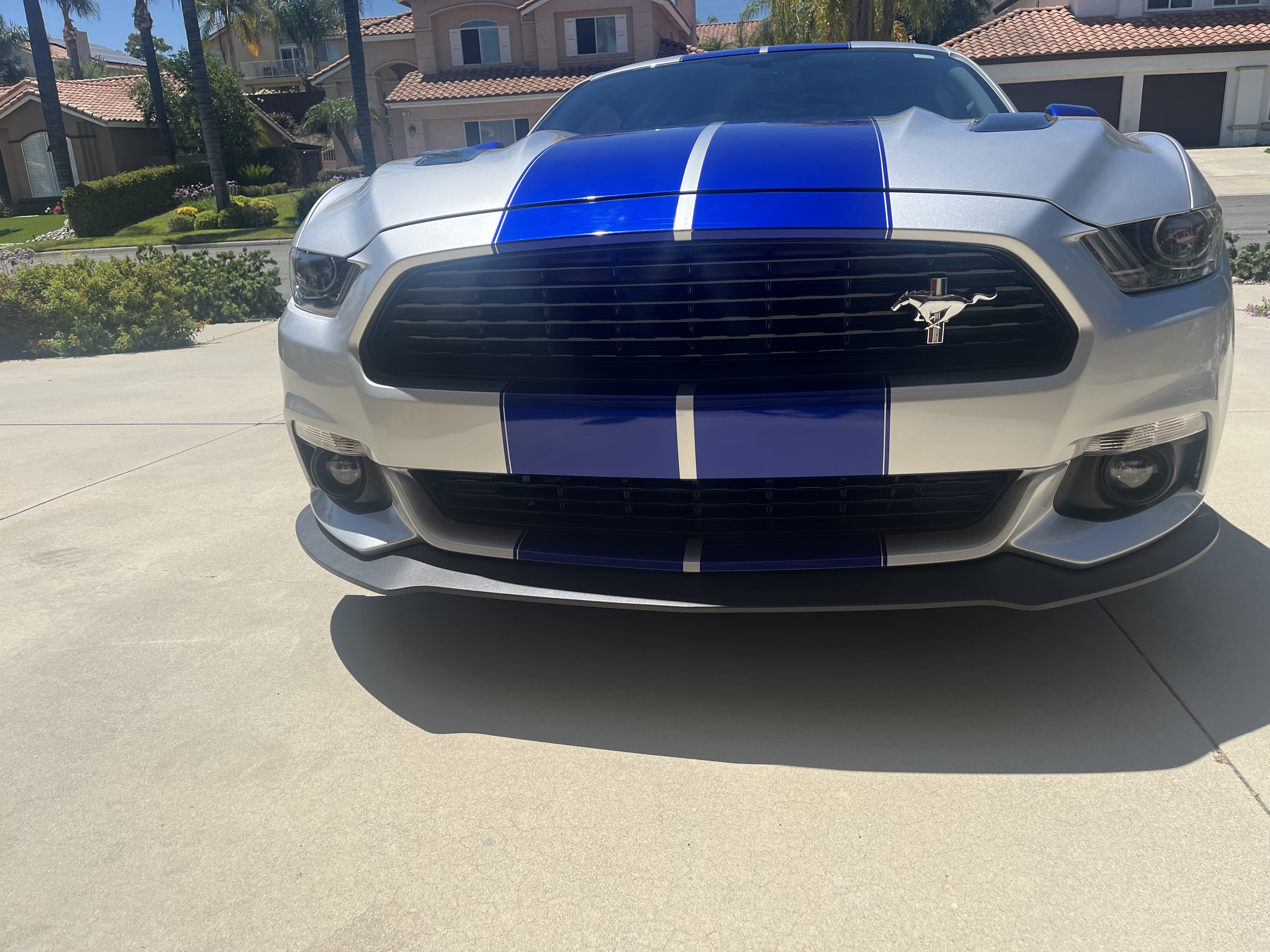 Used 2017 Ford Mustang GT Premium RWD image 2