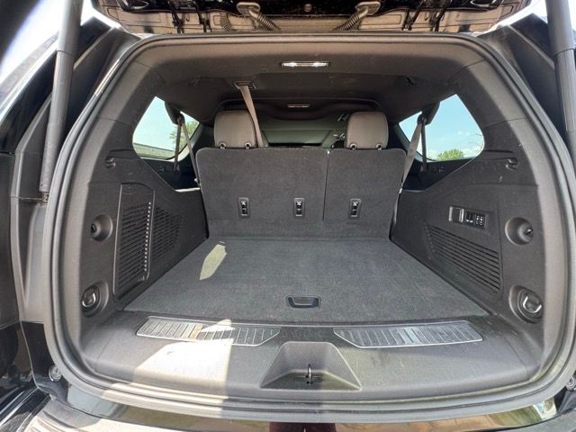Used 2021 Chevrolet Suburban Premier RWD image 11