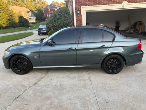 Used 2011 BMW 328i xDrive Sedan AWD/4WD image 5