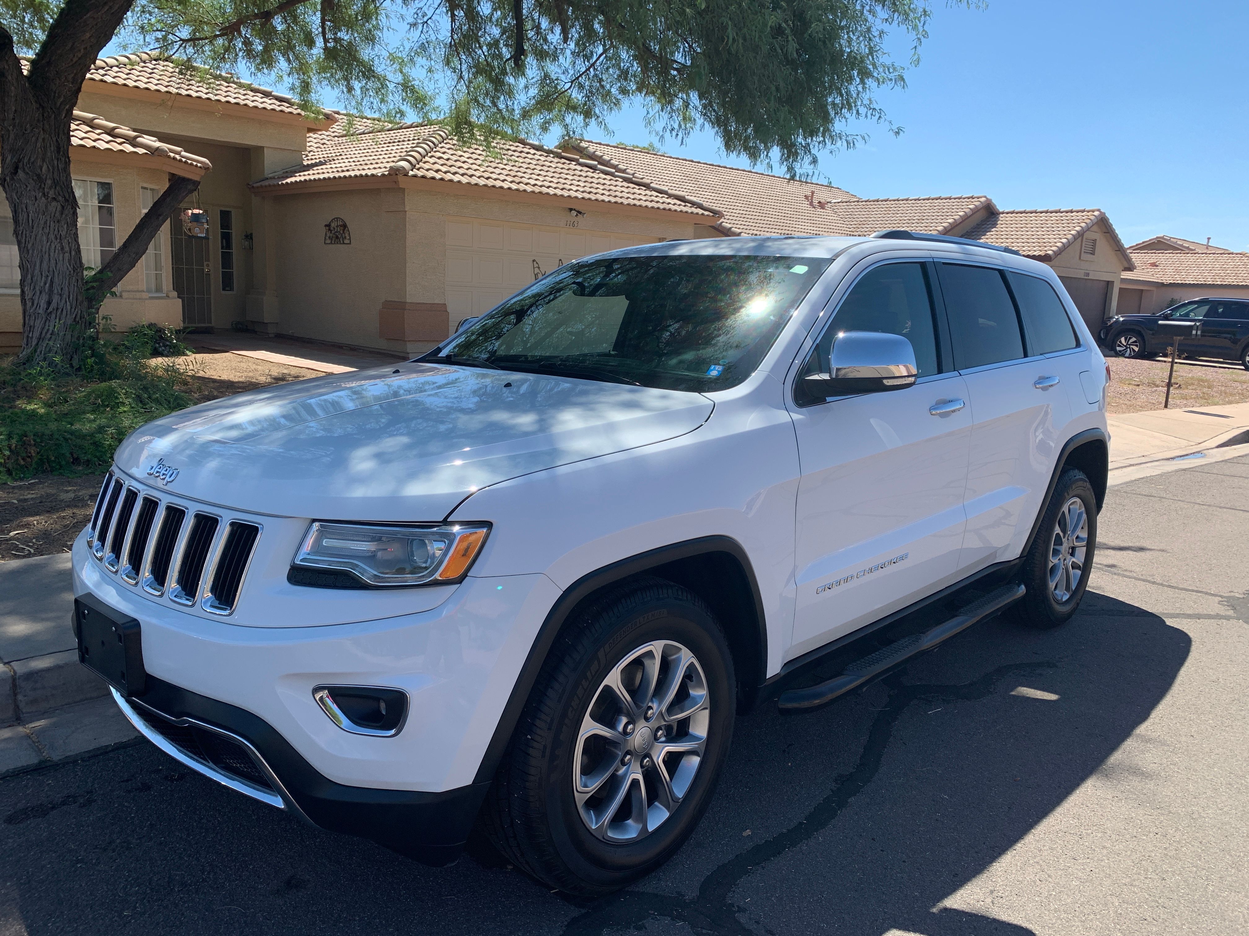 Used 2015 Jeep Grand Cherokee Limited w/ Luxury Group II AWD/4WD image 10