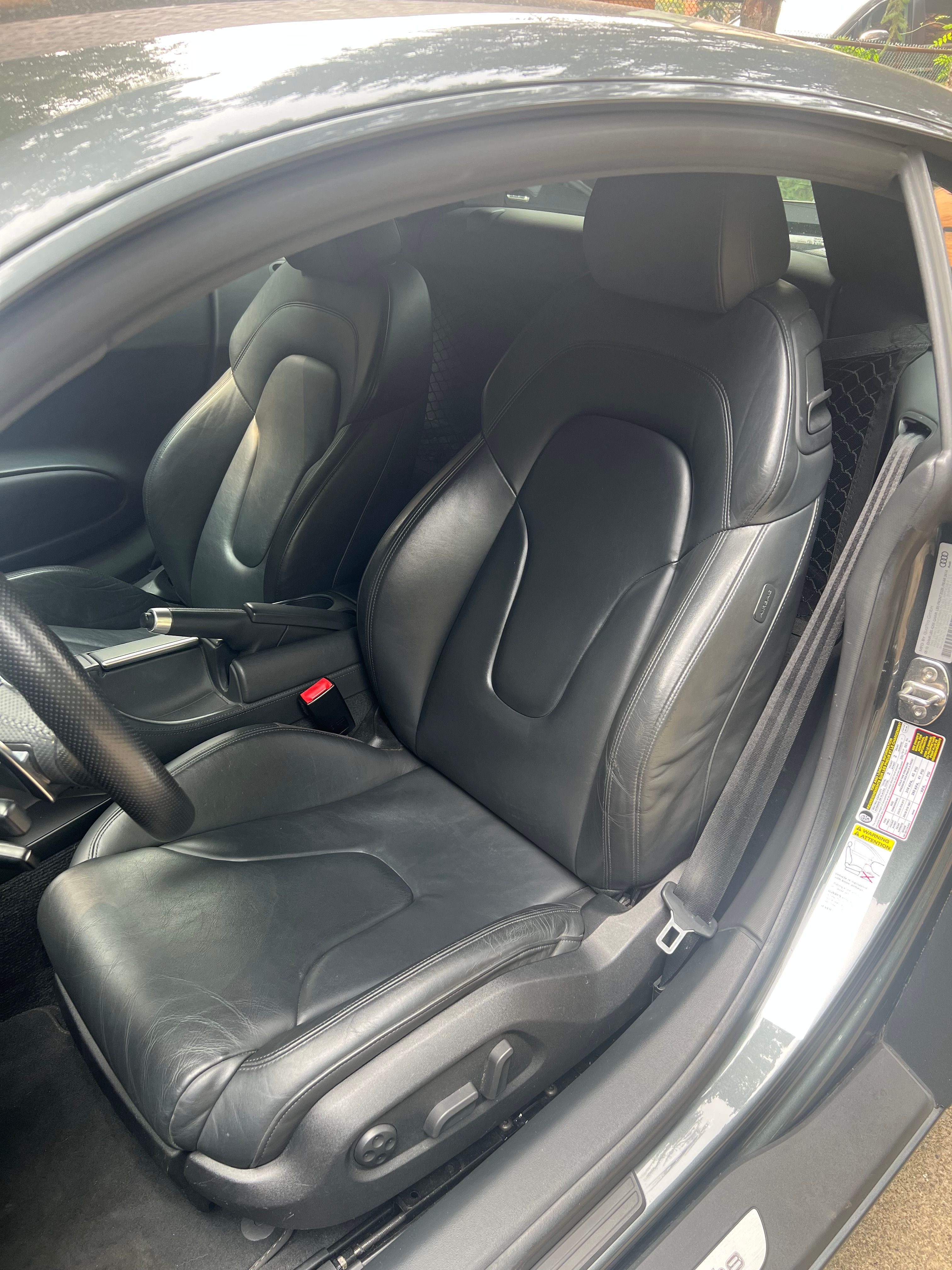 Used 2014 Audi R8 V8 w/ Enhanced Leather Package AWD/4WD image 24
